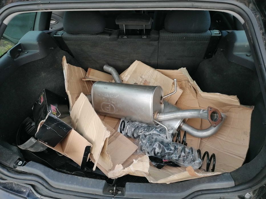 Volvo V40 2001r 1,8E Karoseria z przeznaczeniem na części
