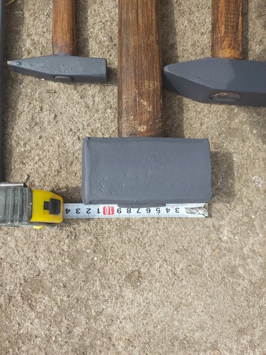 Топор ,молотки ,