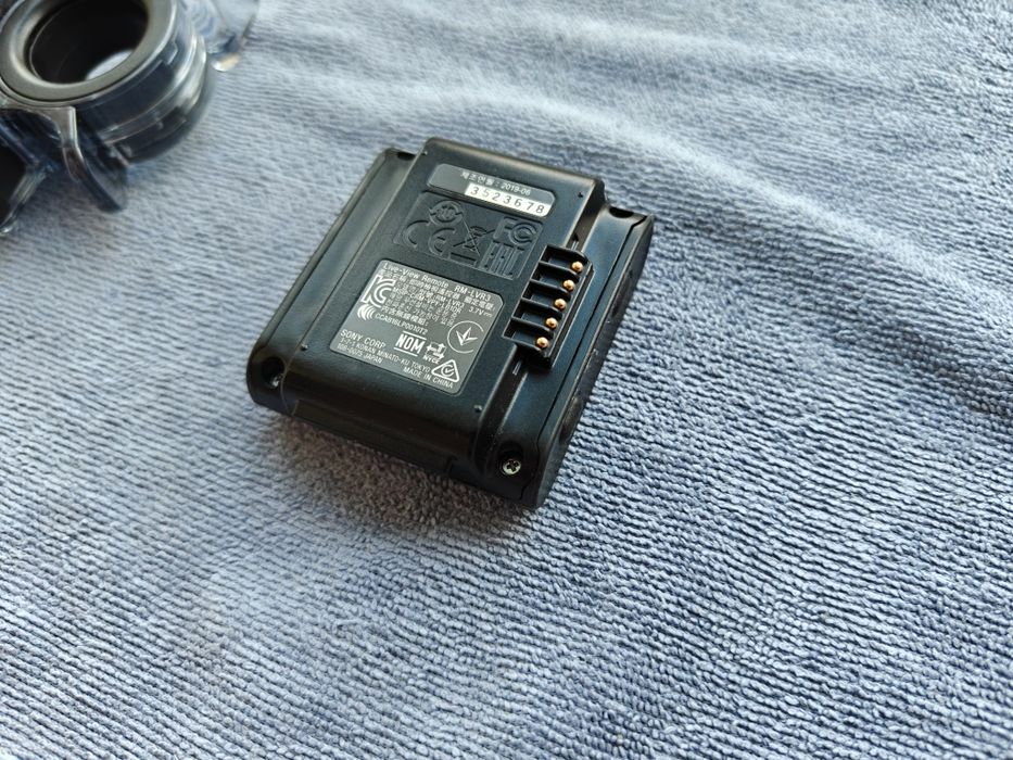 Пульт экшн-камеры Sony X3000 и Упор для пальцев Sony Finger Grip for X3000, AS300 (AKA-FGP1)