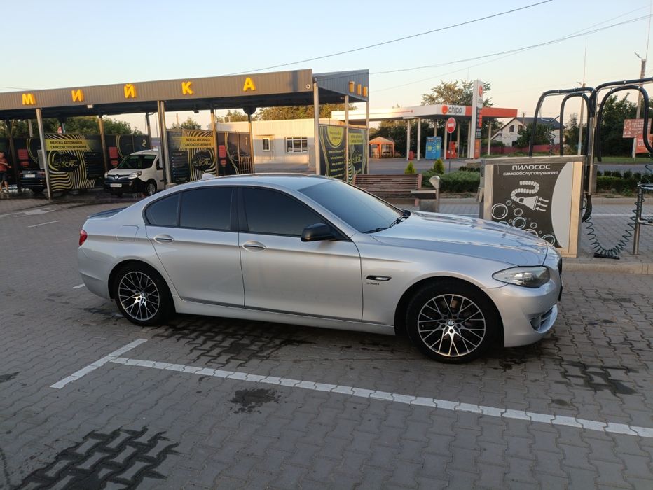 Бмв ф10 528і xdrive 2012