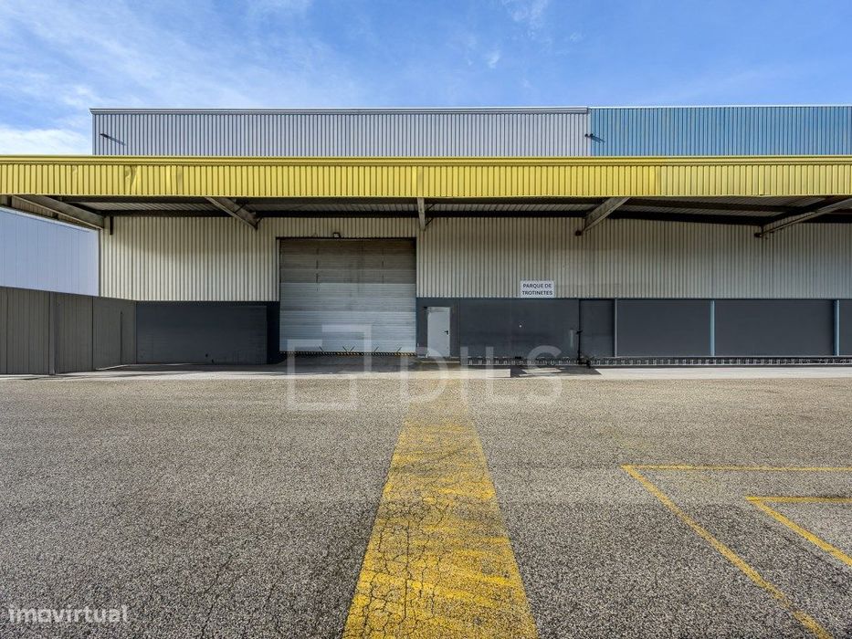 Armazém para arrendar - Complexo Industrial do Carregado