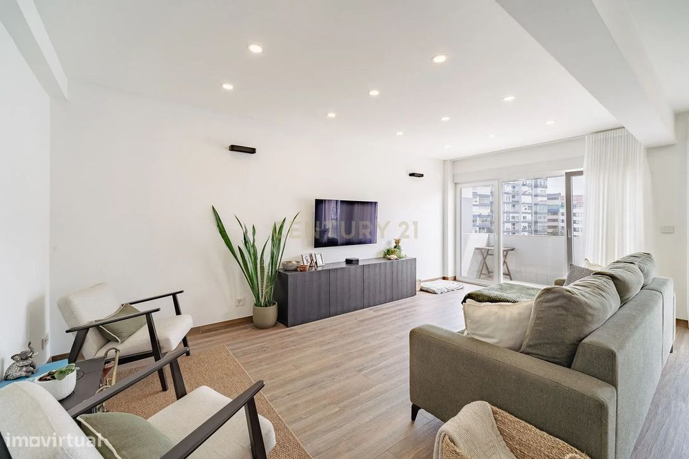 Apartamento T3 em Carnaxide, Lisboa
