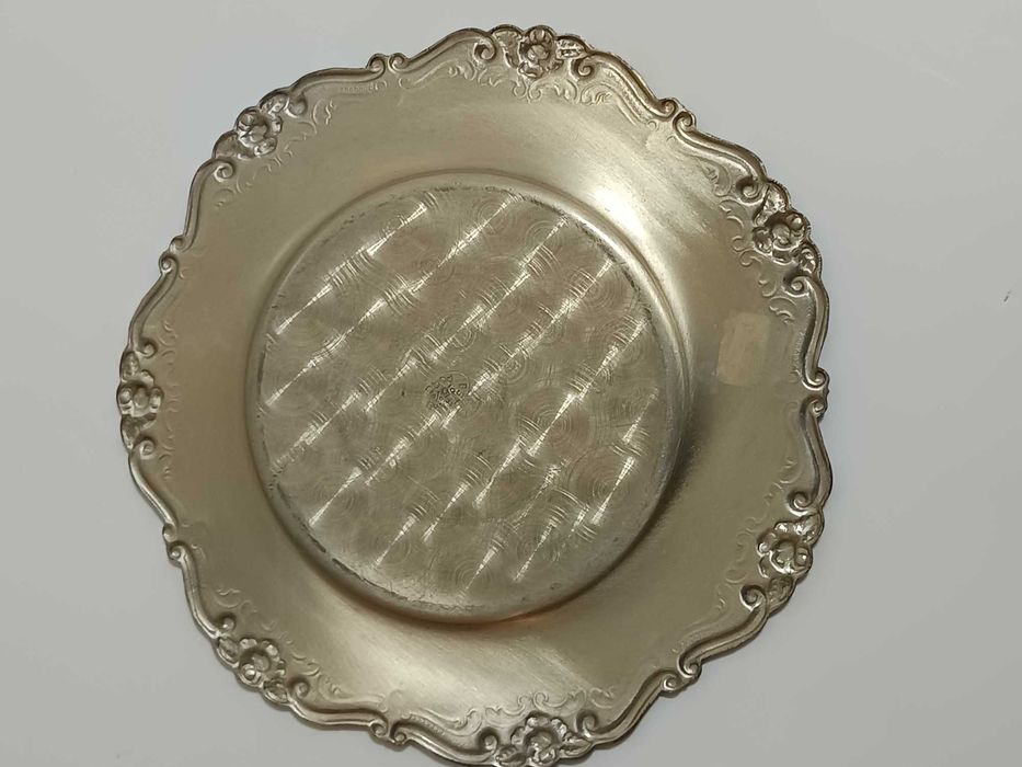 Prato decorativo em estanho