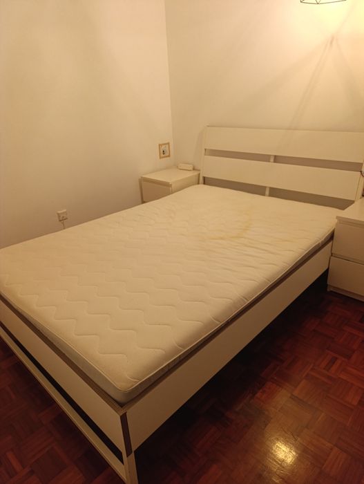Cama de casal Ikea