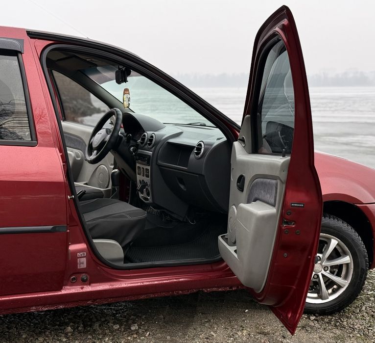 Dacia Logan 1.6 MPI Laureate газ/бензин