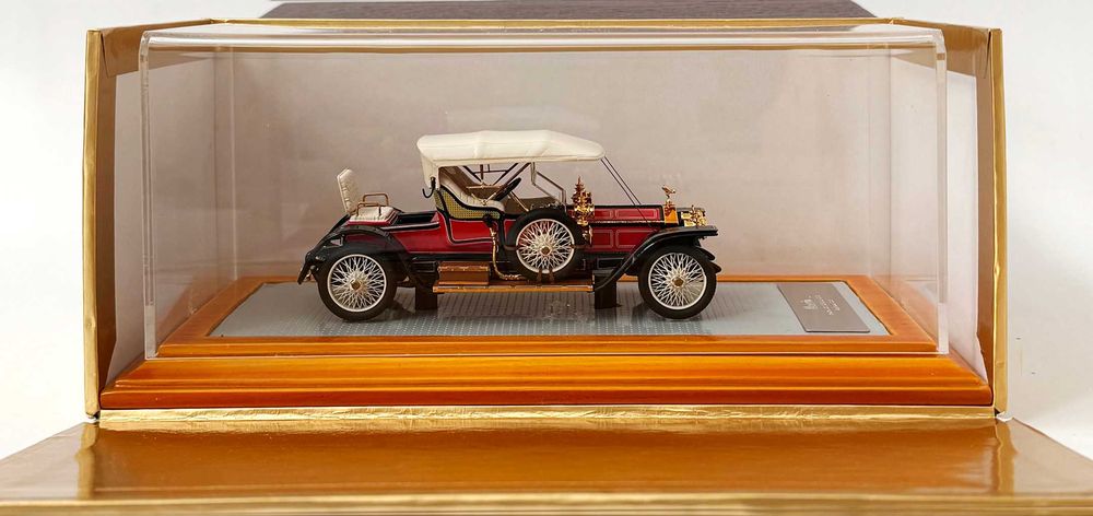Ilario_RoRo Silver Ghost 1910 Balloon Car. Ref. IL43094 sn1513 Red/Black Escala 1/43. Como novo.