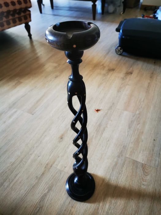 Cinzeiro de pé pau preto Funchal