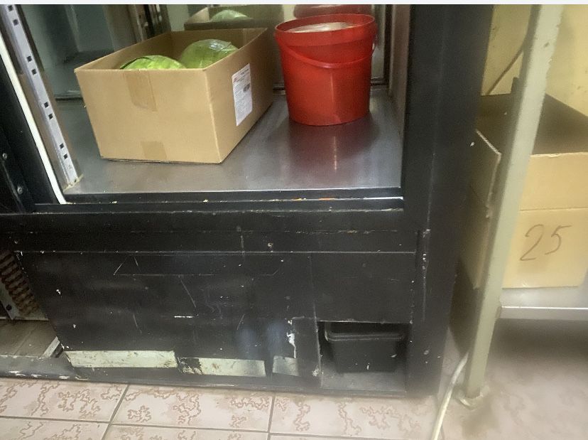 Продам промышленый холодильник