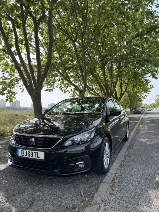Peugeot 308 SW - Dezembro 2019 - 238.000 km