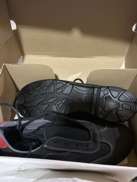 Buty 44 robocze i półbuty robocze. 44