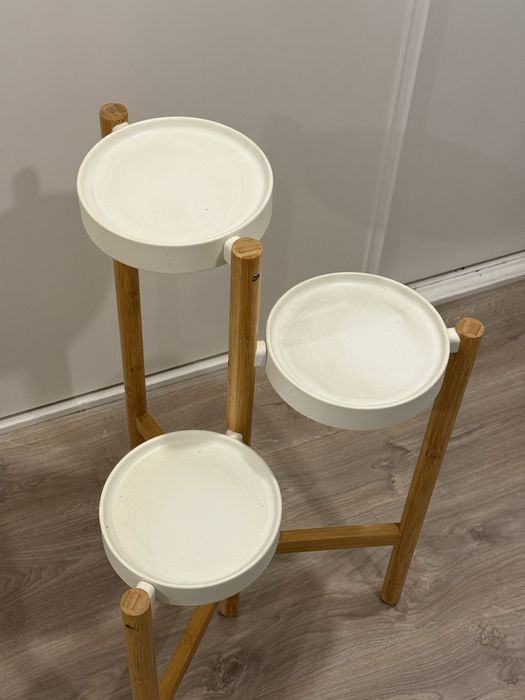 Floreira Ikea cono nova