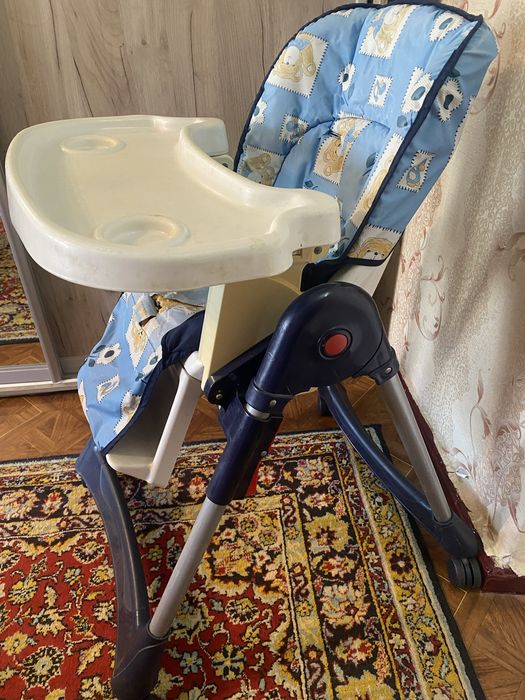 Стіл для годування