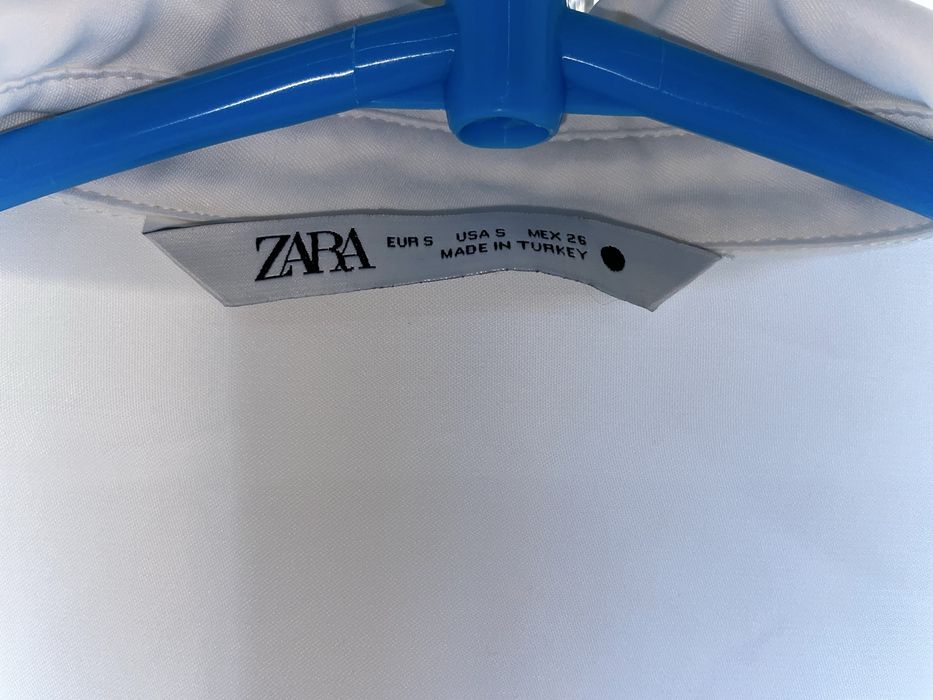 Zara атласна сатинова блузка сорочка вкорочена біла драпірування скандинавський стиль мінімалізм