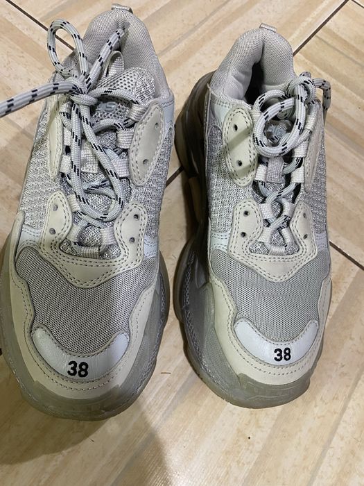 Продам кроссовки Balenciaga