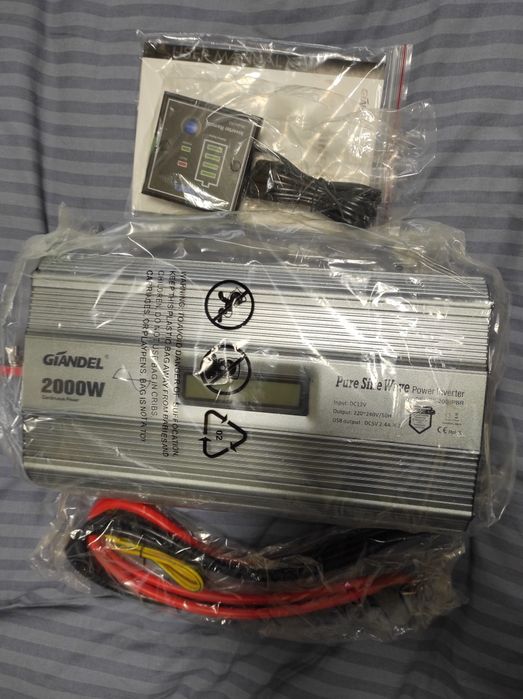 Інвертор Giandel чистої синусоїди  2000 Вт 12v в 230v  PS-2000PBR-DE
