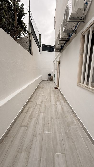 T2 Totalmente Remodelado com Espaço Exterior ,Ar-Cond Todas Divisões