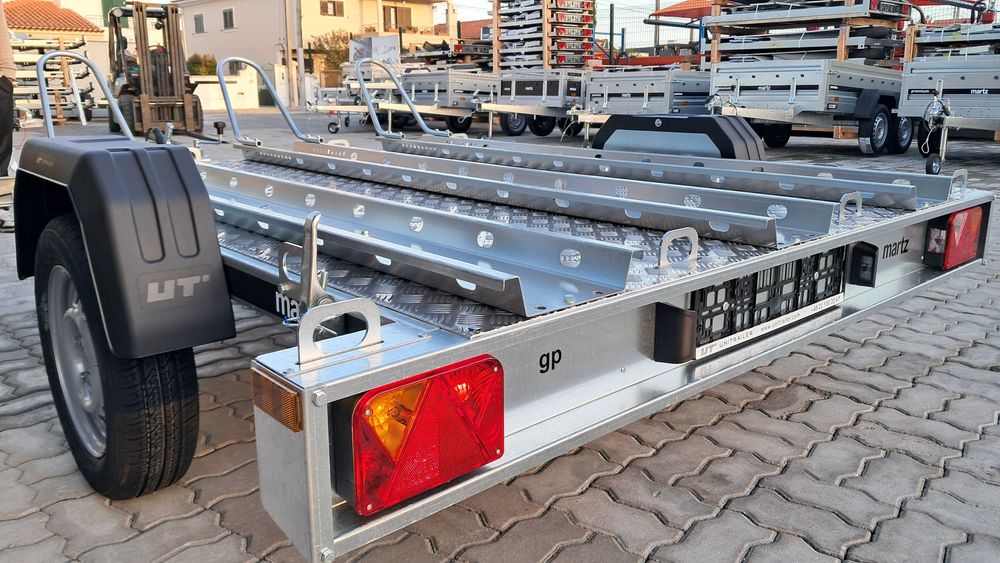 Atrelado NOVO Marca MARTZ mod. GP3 Premium Piso alumínio.