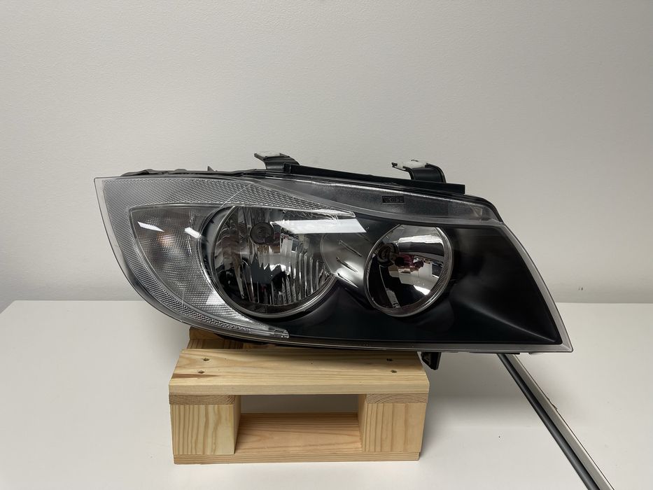 BMW E90 E91 lampa prawa zwykła reflektor prawy przednia VALEO