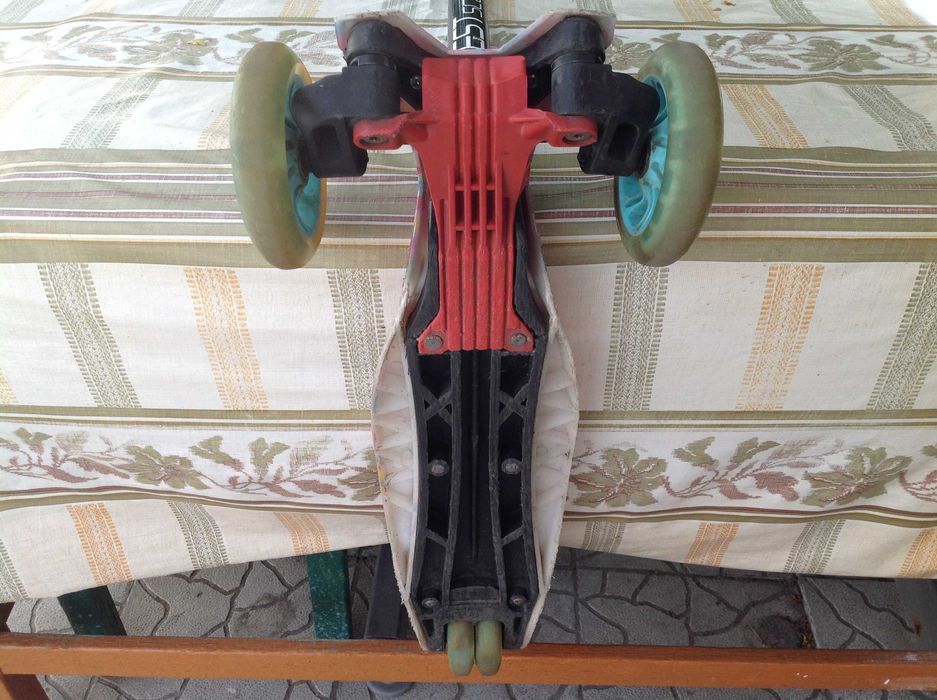 Самокат Best Scooter детский трёхколёсный колеса с подсветкой (кроме одного)