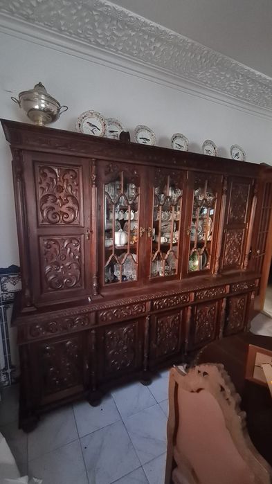 Móveis clássicos madeira