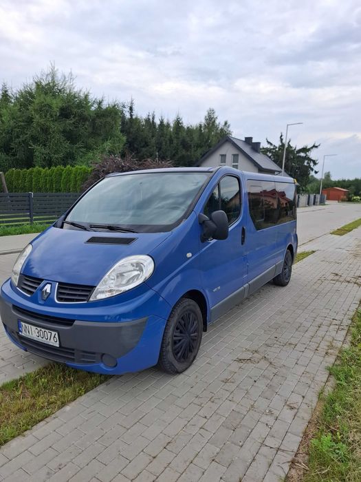 Renault Trafic 2.0 dci 9 osobowy long