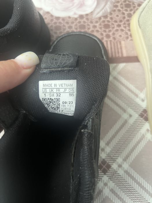 Кросівки adidas 32