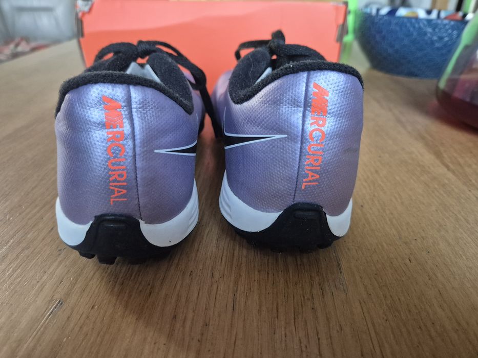 Nike Mercurial r. 35 dlugośc 22 cm turfy