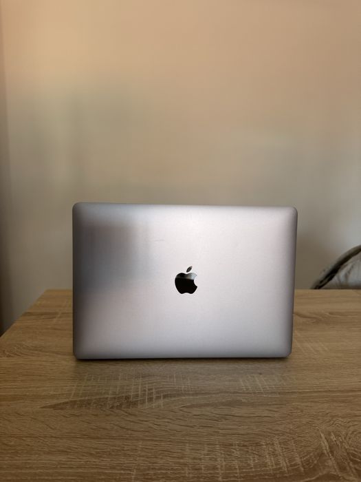 Macbook pro 13 i5 2017497401938104832001
