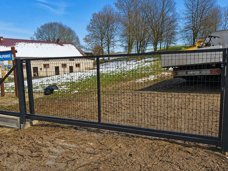 Ogrodzenie panelowe z montażem