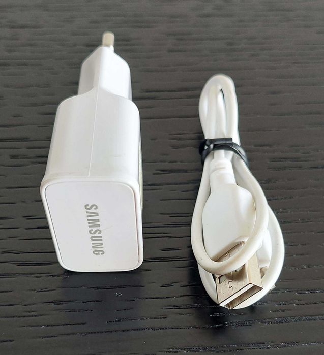 Carregador original USB Samsung de 5.3V 2.0A EP-TA10EWE