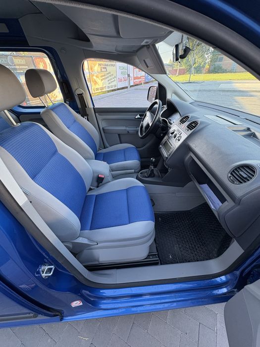 Volkswagen Caddy 1.6mpi бензин