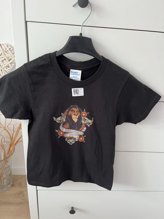 Nowy czarny T-shirt dziecięcy z nadrukiem r. 116(5/6l)