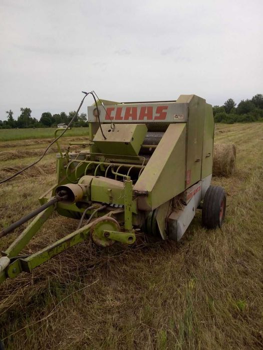 Прес-підбирач Claas Rollant 34