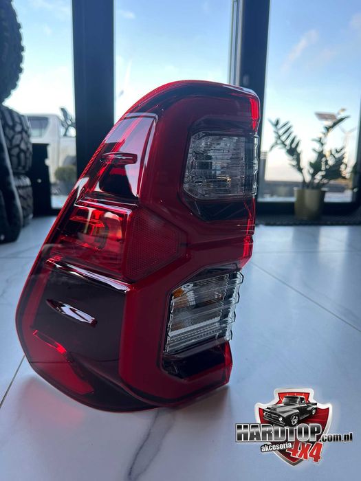Lampa Oryginalna LEWA Tylna oświetlenie tył TOYOTA HILUX (2015+)