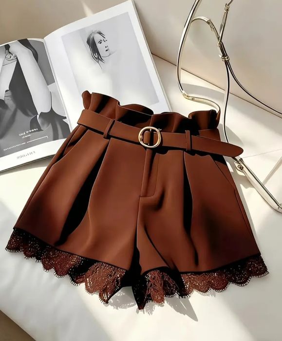 Spodenki damskie eleganckie z paskiem stylowe modne