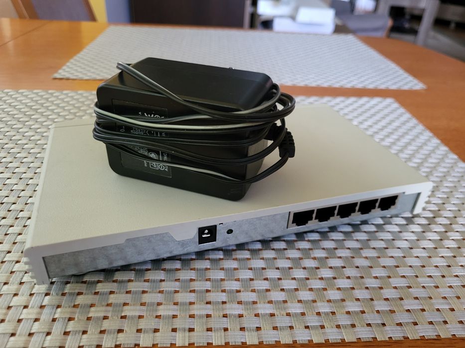 Switch 3Com 5 portów - gwarancja bezterminowa