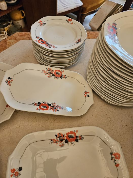 Conjunto de jantar Vista Alegre de colecção  1947