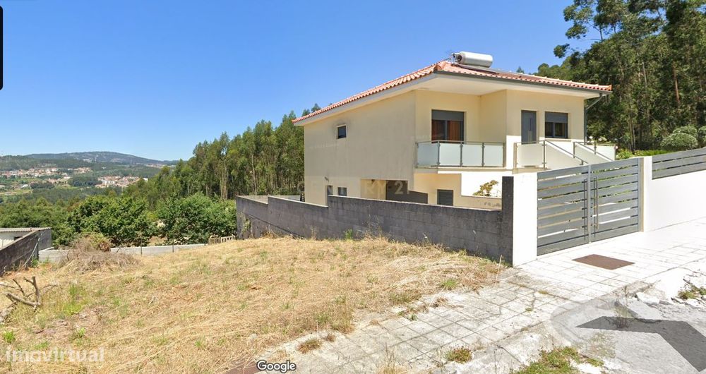 Terreno Urbano com 319 m2 em Fonte Arcada