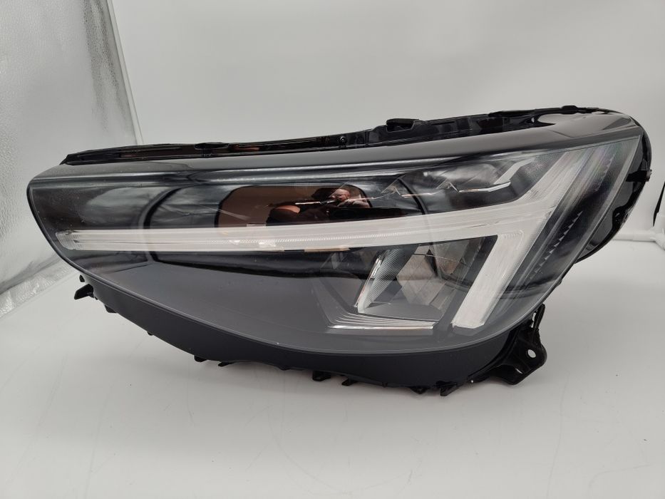 Volvo XC40 lift lifting lampa base LED lewa