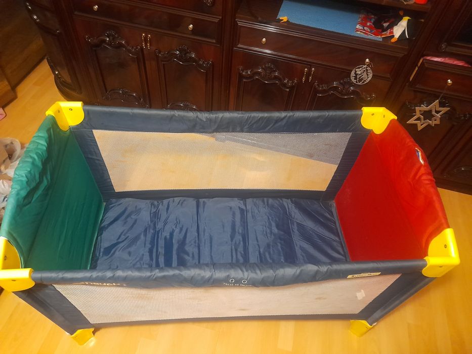 Дитячий   манеж.