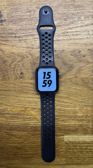 Apple Watch gen. 6 Nike 40mm Space Gray