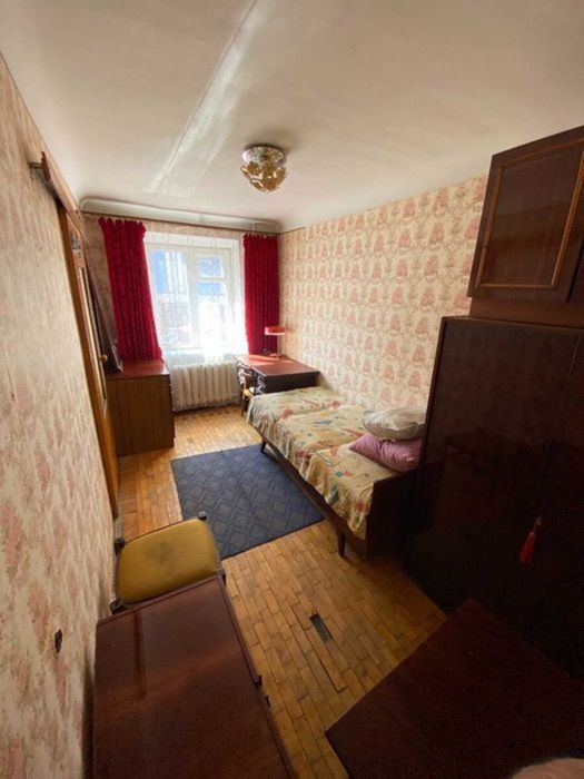 Продам 3-и кімнатну квартиру район Ковалівського парку.