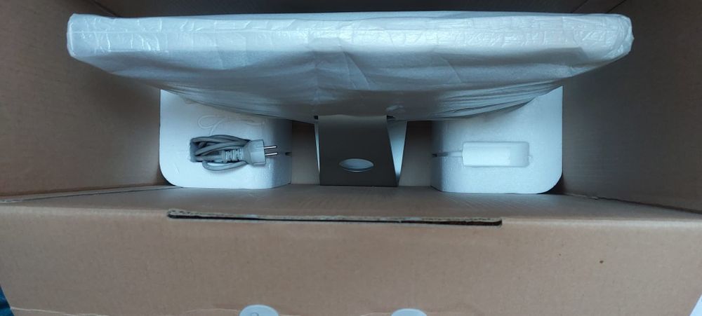 Imac 20 mid 2009 fonte de alimentação queimada. para arranjar ou peças.
