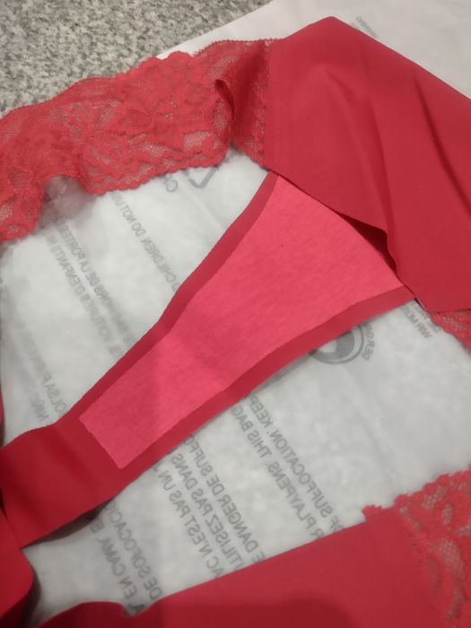 NOWE Bordowe stringi laserowo cięte XL