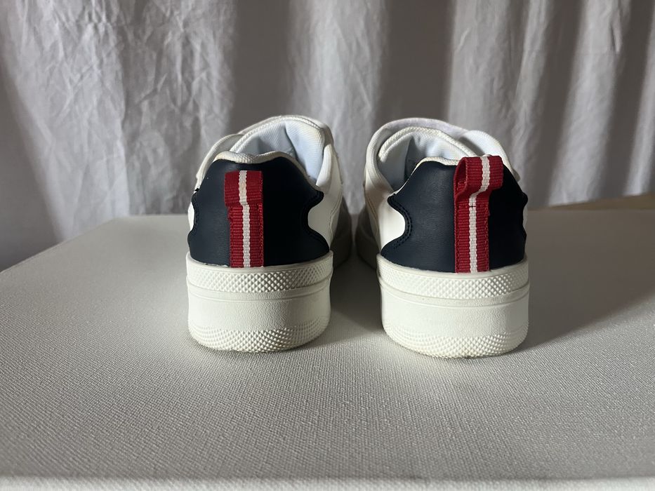 Sapatilhas adidas, puma e geox