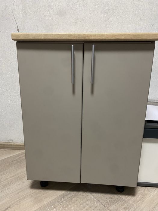 Тумба у залу/вітальню