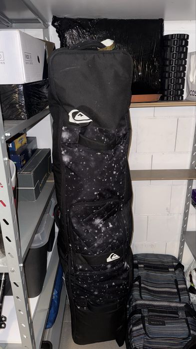 Quiver Quiksilver, torba snowboardowa na kółkach