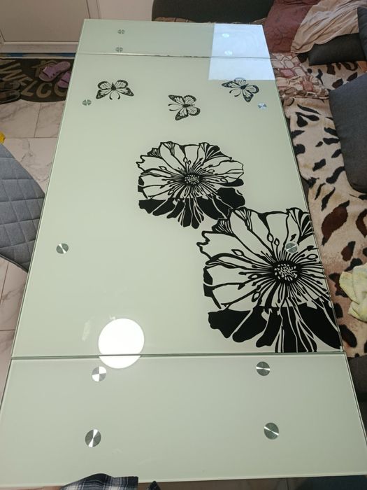 Продам стол , очень красивый!