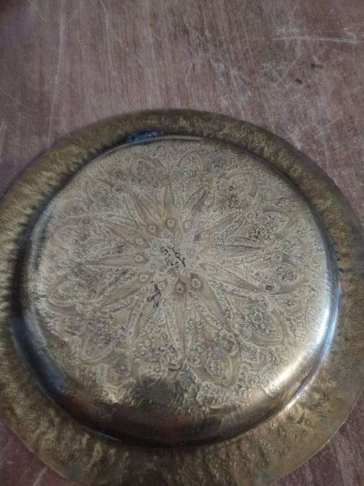 Prato de latão antigo