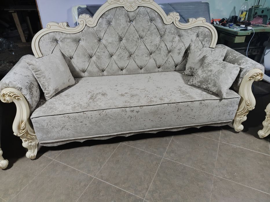 Диван і два крісла